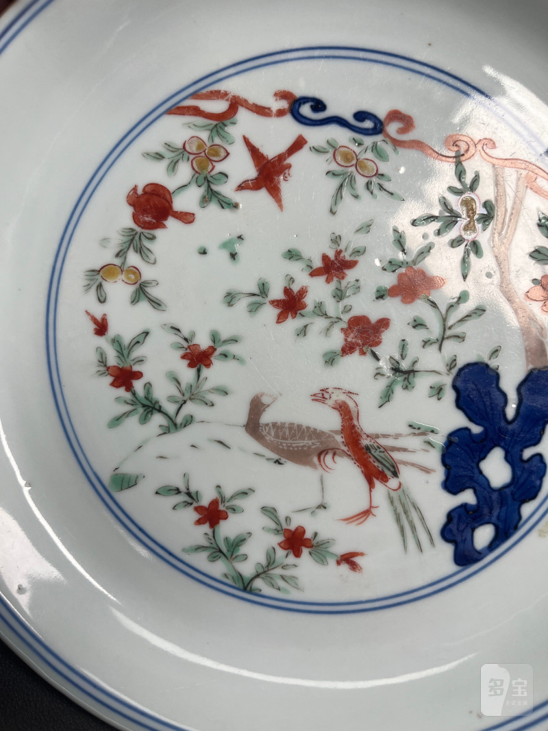 明万历  青花五彩“雉鸡洞石花卉”图盘（附老盒） - 图6